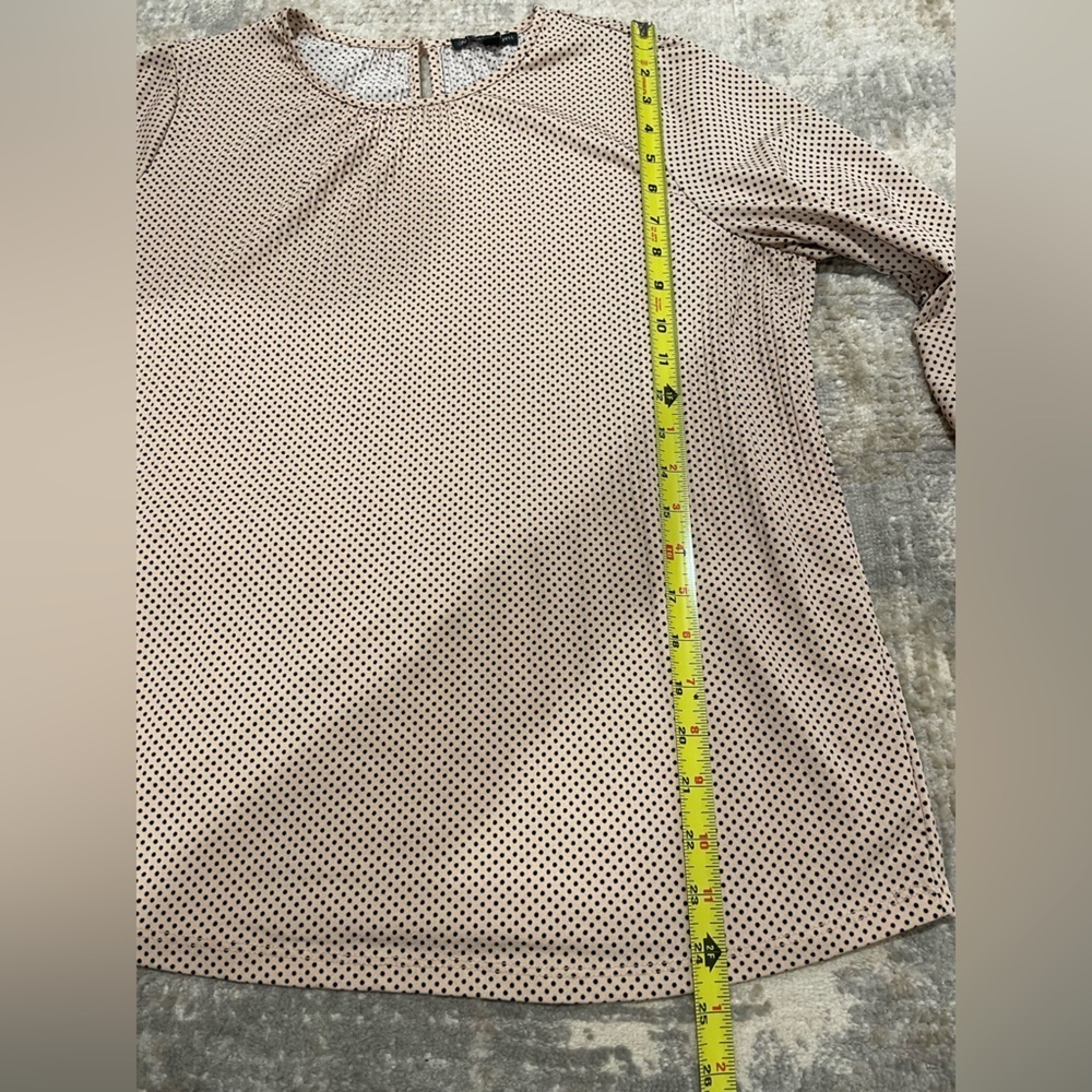 Adrianna Papell Pink With Black Polka Dot Blouse Size Medium Bubble Sleeve EUC - Picture 9 of 12